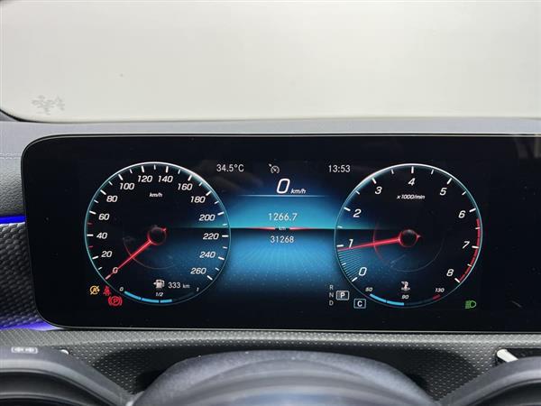 奔驰A级 2020款 改款 A 200 L 运动轿车时尚型