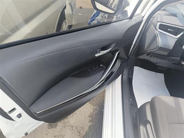 卡罗拉 2021款 双擎 1.8L E-CVT精英版