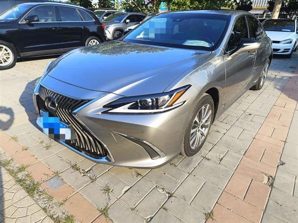 雷克萨斯ES 2021款 300h 卓越版