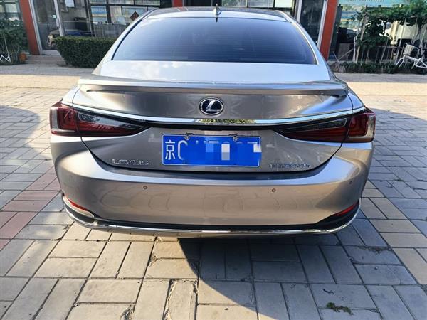 雷克萨斯ES 2021款 300h 卓越版