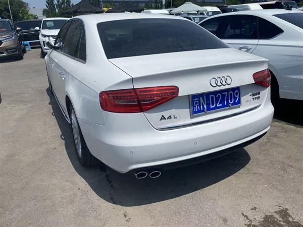 奥迪A4L 2016款 35 TFSI 典藏版 自动标准型
