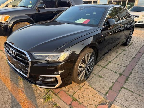 奥迪A6L 2023款 45 TFSI quattro 臻选动感型