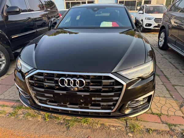 奥迪A6L 2023款 45 TFSI quattro 臻选动感型