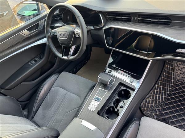 奥迪A6L 2023款 45 TFSI quattro 臻选动感型