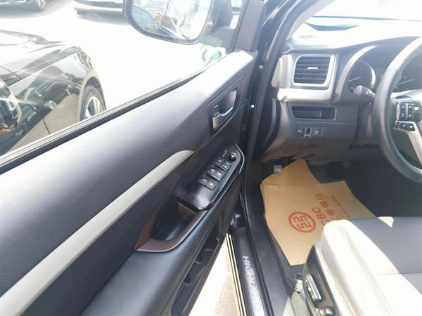 汉兰达 2015款 2.0T 四驱豪华版 7座