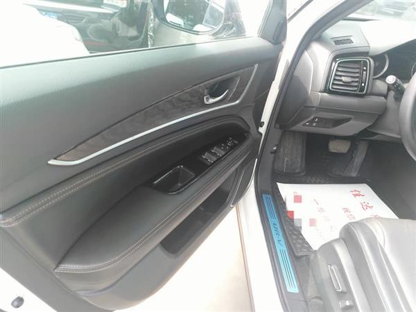 本田UR-V 2020款 370TURBO 四驱尊享版