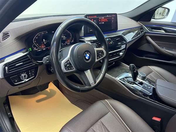 宝马5系 2022款 530Li 领先型 M运动套装