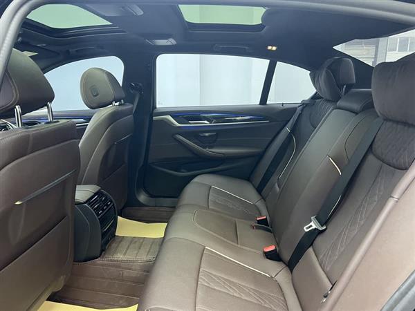 宝马5系 2022款 530Li 领先型 M运动套装
