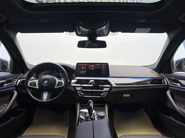 宝马5系 2022款 530Li 领先型 M运动套装