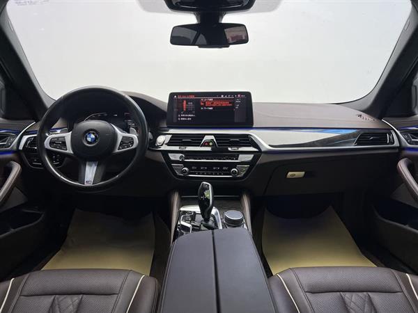 宝马5系 2022款 530Li 领先型 M运动套装