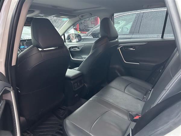 威兰达 2022款 2.0L CVT两驱豪华PLUS版