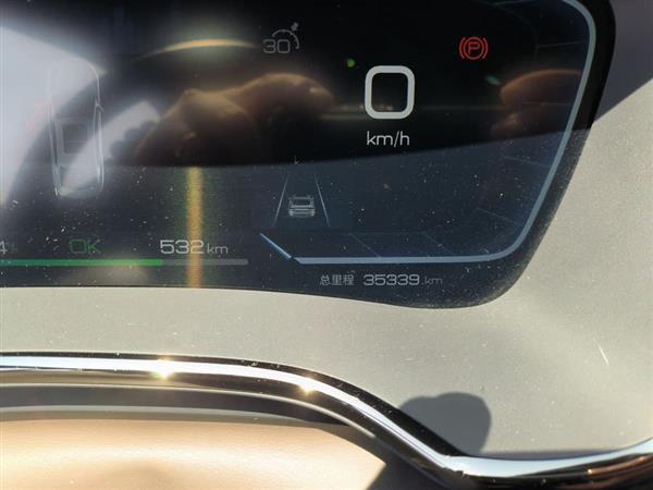 汉 2022款 EV 创世版 715KM前驱尊荣型