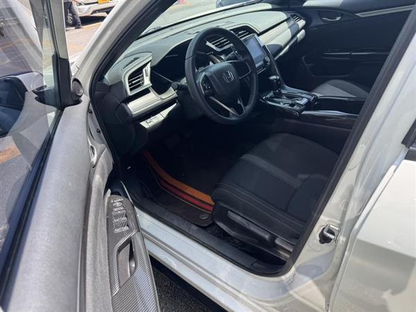 思域 2021款 HATCHBACK 220TURBO CVT潮酷控