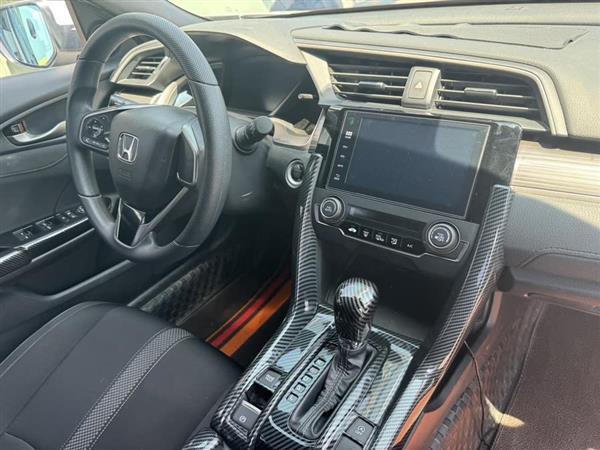 思域 2021款 HATCHBACK 220TURBO CVT潮酷控
