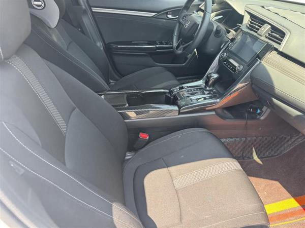 思域 2021款 HATCHBACK 220TURBO CVT潮酷控