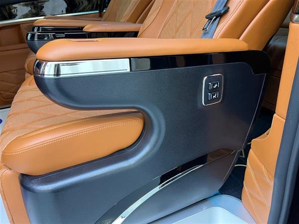 奔驰V级 2021款 V 260 L 长轴距豪华版