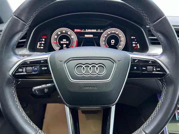 奥迪A6L 2021款 45 TFSI 臻选动感型