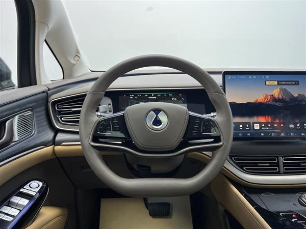 腾势D9 2022款 EV 600 四驱旗舰型