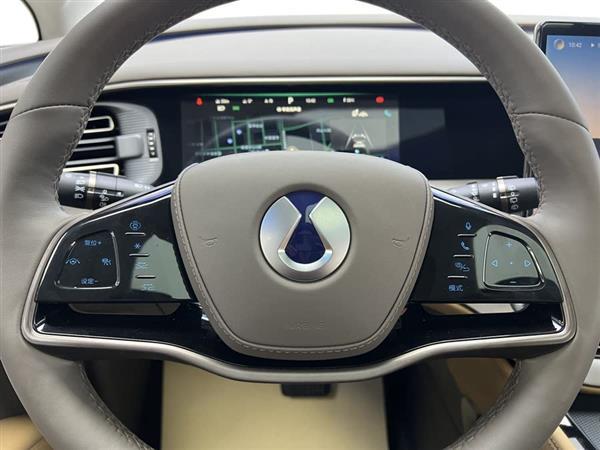 腾势D9 2022款 EV 600 四驱旗舰型