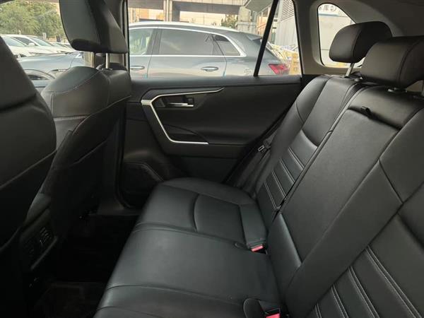 RAV4荣放 2021款 2.0L CVT两驱风尚PLUS版