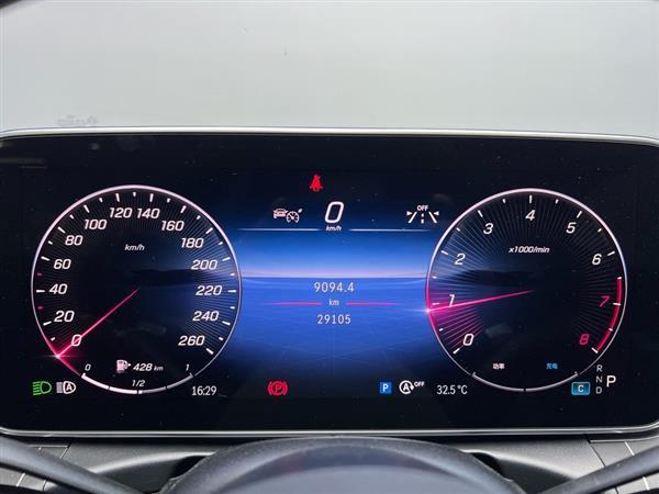 奔驰C级 2022款 改款 C 260 L 皓夜运动版