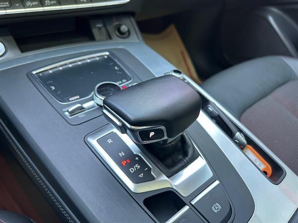 奥迪Q5L 2018款 40 TFSI 荣享时尚型 国V
