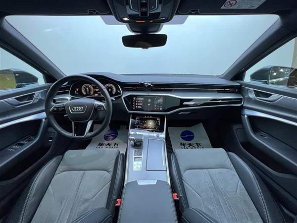 奥迪A6L 2023款 45 TFSI 臻选动感型