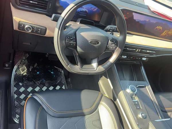 探险者 2024款 2.3T EcoBoost 昆仑巅峰版 7座
