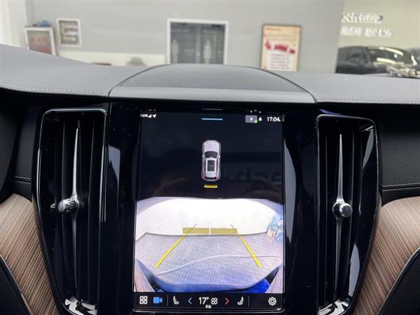 沃尔沃XC60 2024款 B5 四驱智远豪华版