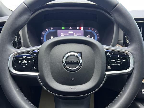 沃尔沃XC60 2024款 B5 四驱智远豪华版