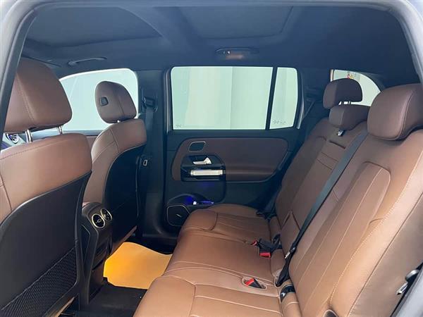 奔驰GLB 2023款 GLB 220 4MATIC