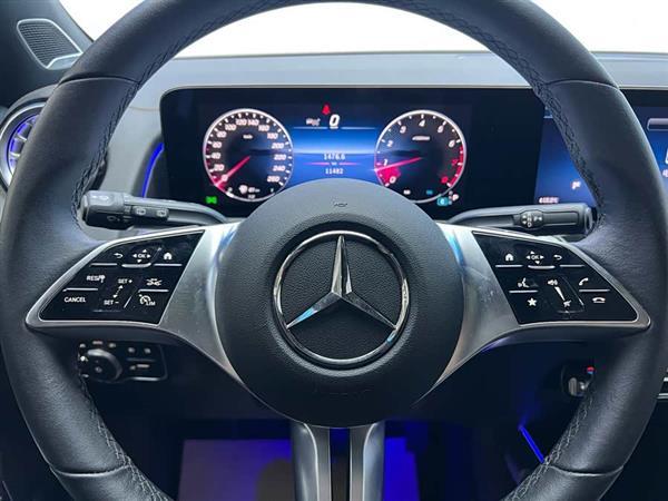 奔驰GLB 2023款 GLB 220 4MATIC