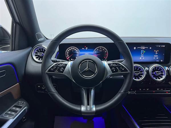 奔驰GLB 2023款 GLB 220 4MATIC