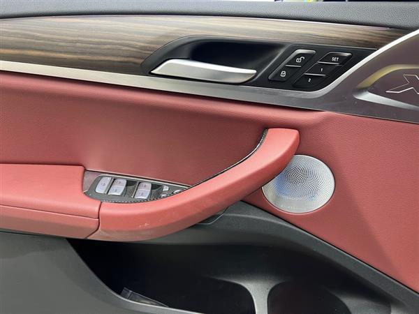 宝马X3 2022款 xDrive30i 领先型 M曜夜套装