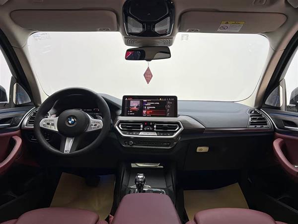 宝马X3 2022款 xDrive30i 领先型 M曜夜套装