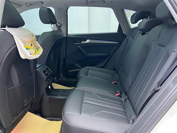 奥迪Q5L 2021款 45 TFSI 臻选动感型