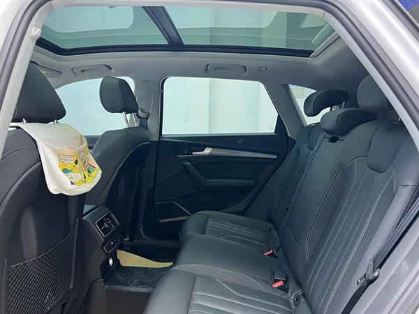 奥迪Q5L 2021款 45 TFSI 臻选动感型