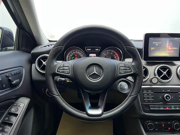 奔驰GLA 2016款 GLA 200 动感型