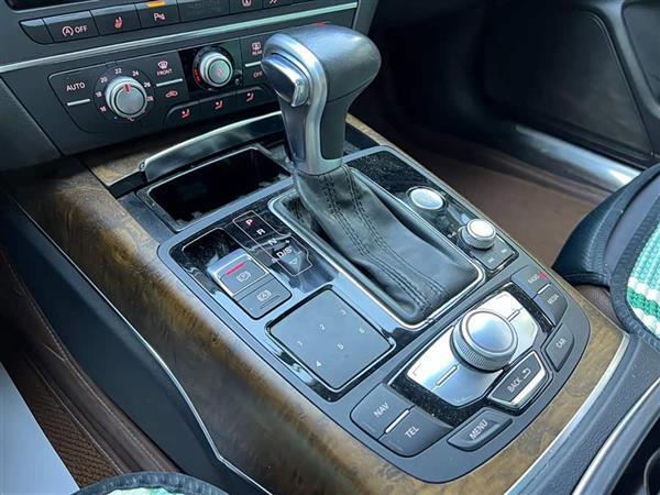 奥迪A6L 2015款 TFSI 百万纪念智领型