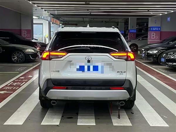 RAV4荣放 2023款 2.0L CVT四驱探险Plus版