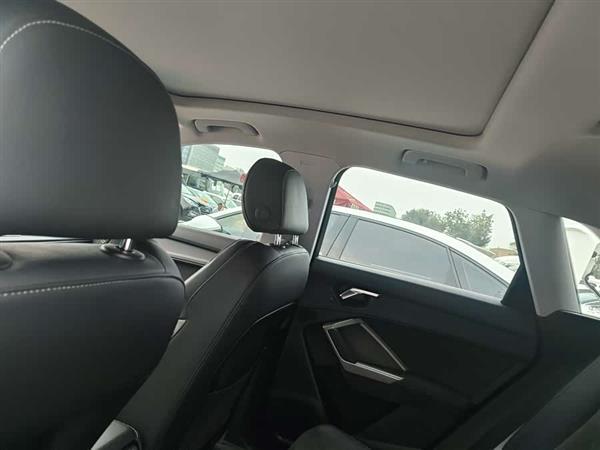 奥迪Q3 2020款 35 TFSI 时尚动感型