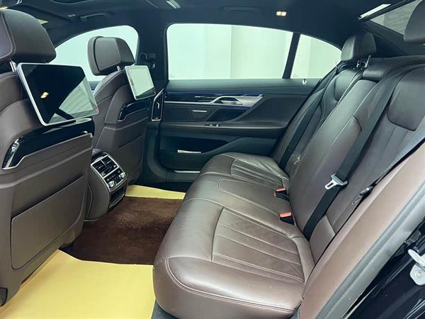 宝马7系 2018款 730Li 领先型 M运动套装
