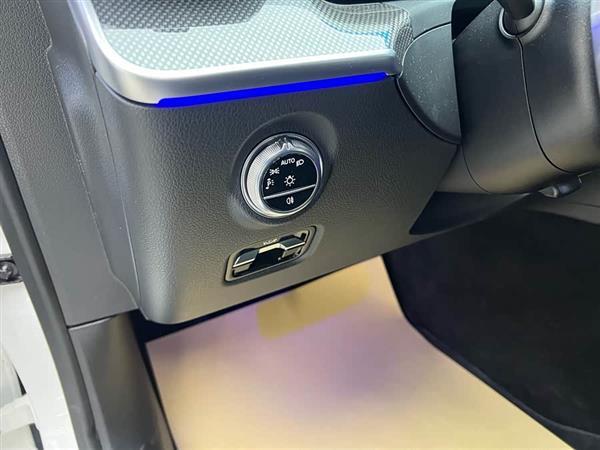 奔驰C级 2022款 C 260 L 运动版