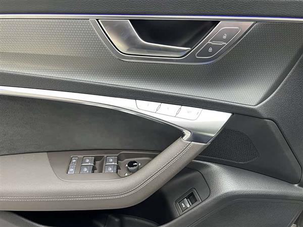奥迪A6(进口) 2023款 allroad quattro 55 TFSI 尊享越野型