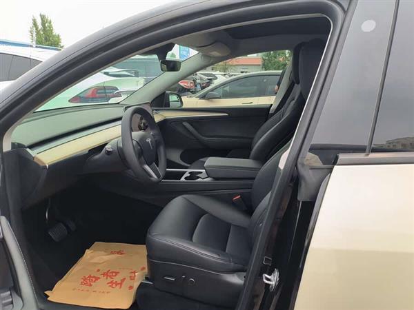 Model Y 2022款 改款 长续航全轮驱动版