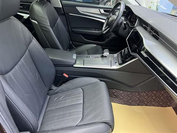 奥迪A6L 2019款 45 TFSI quattro 尊享致雅型