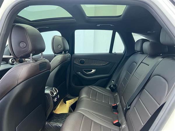 奔驰GLC 2018款 GLC 300 4MATIC 动感型