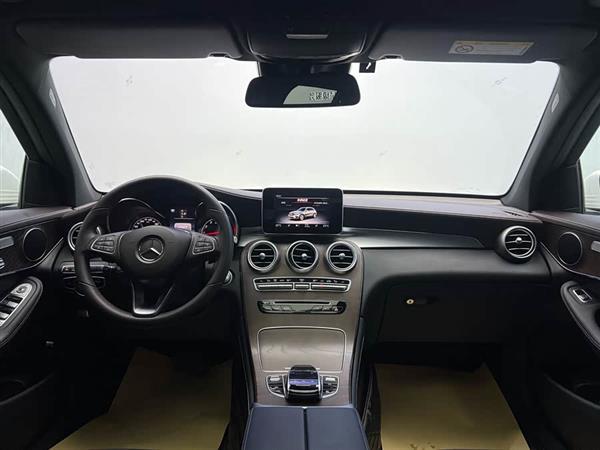 奔驰GLC 2018款 GLC 300 4MATIC 动感型