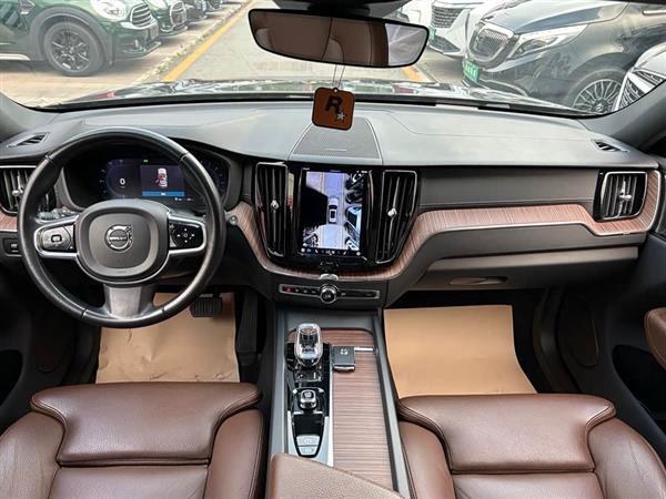 沃尔沃XC60 2021款 T5 四驱智远运动版