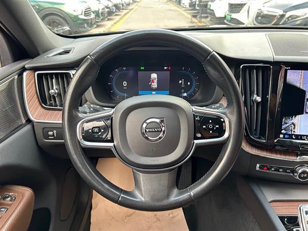 沃尔沃XC60 2021款 T5 四驱智远运动版